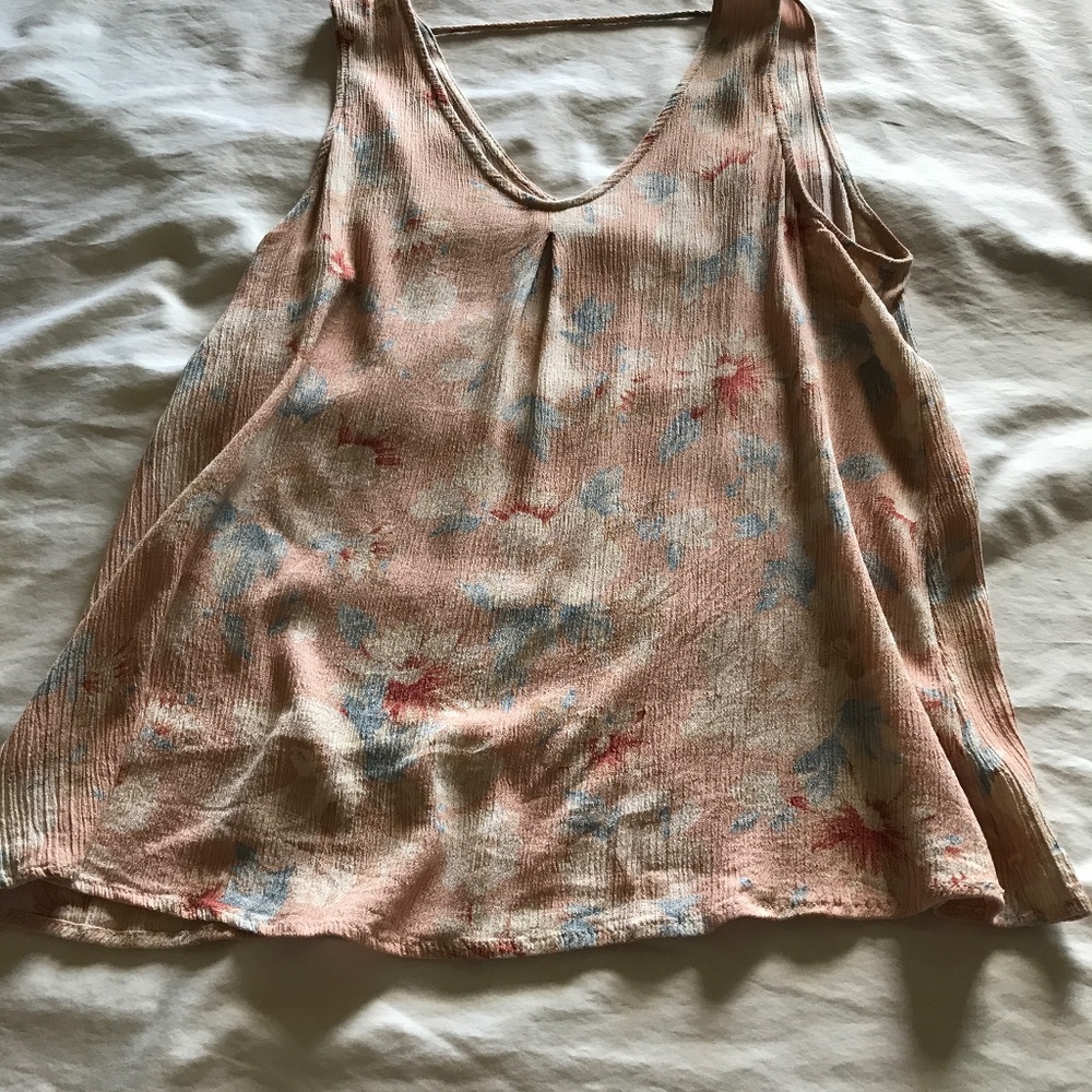 A peach of a cute top!